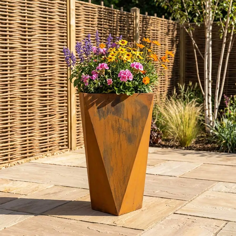 Garden Planters & Pots